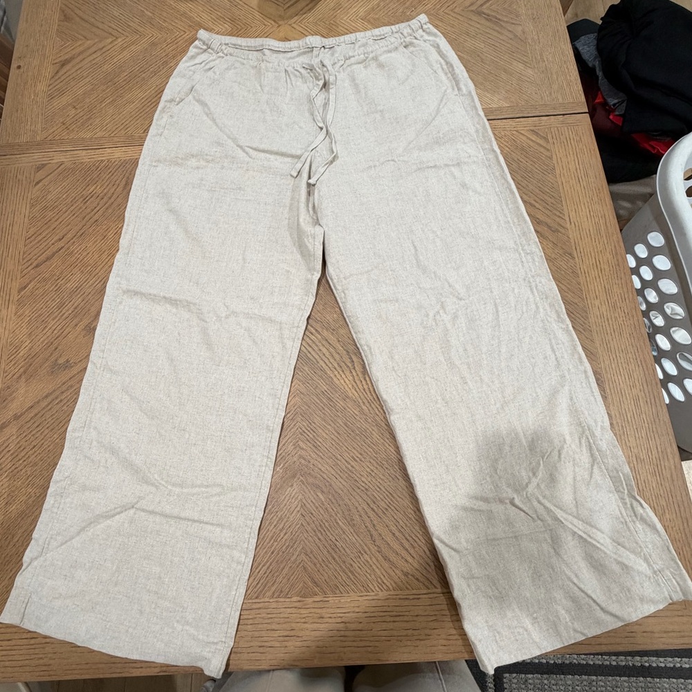 Hollister Cream Wide-Leg Pants